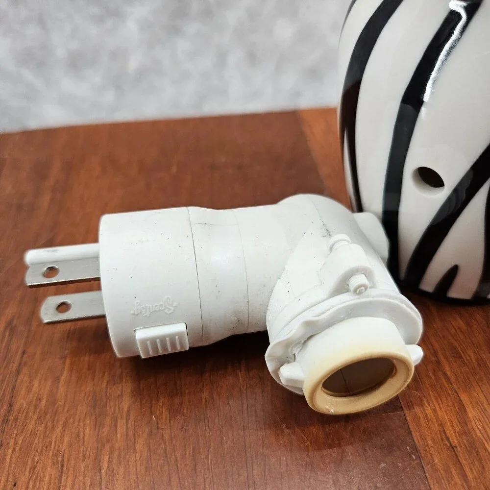 Scentsy Plug In Wax Warmer Night Light Zebra‎ Stripes Black White No Light Bulb